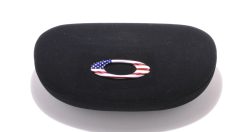 Oakley textil bevonatú kemény tok AOO1590AT USA logo