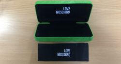 Love Moschino zöld kemény tok + törlőkendő